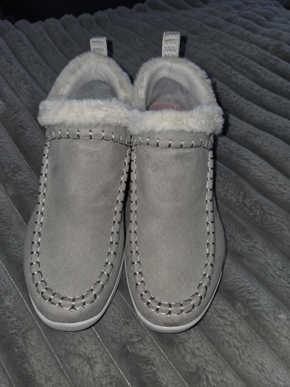 Ryka Women's Gray Faux-Suede Plush-Lined Slip-On Slippers - Picture 2 of 6